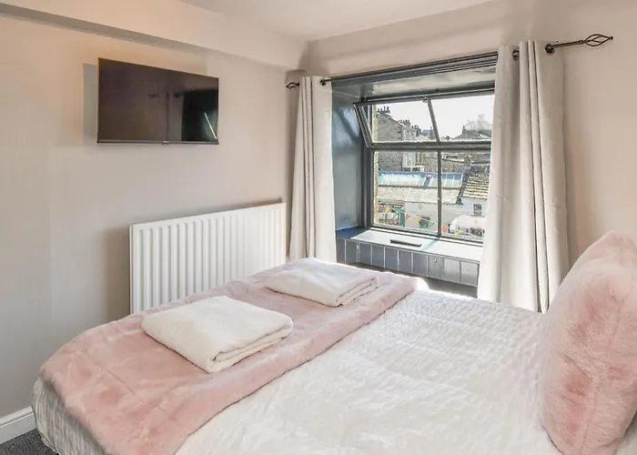 Mill Bridge Отель *